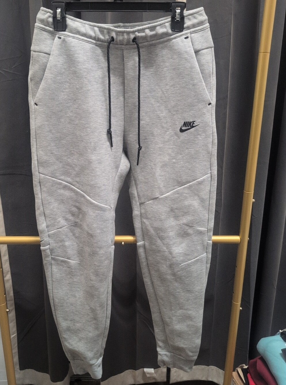 Light Gray Men's Nike Tech Jogger Sweatpants Size Medium